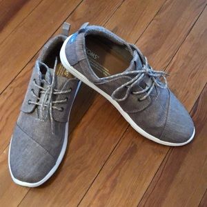 NWOT Toms lace-up casual shoes